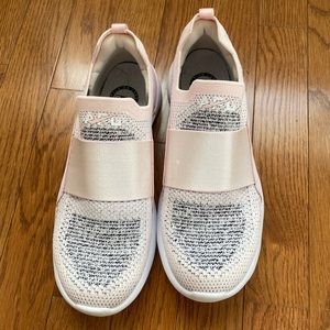 APL Tech Loom Bliss sneakers. Barely worn. 6.5